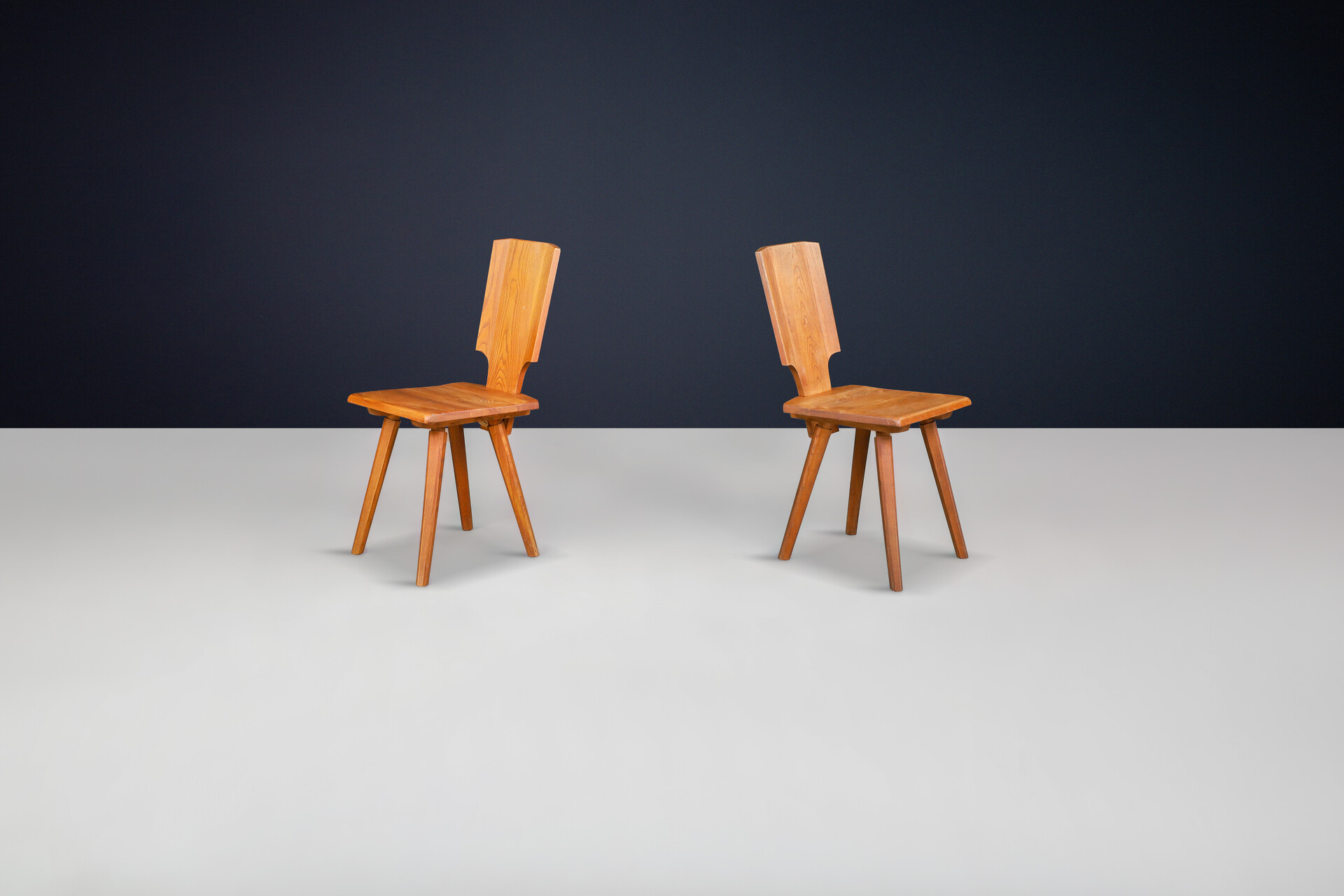 Mid century modern Pierre Chapo Pair of 'S28' Dining Chairs in Solid Elm, France 1970s Mid-20th century