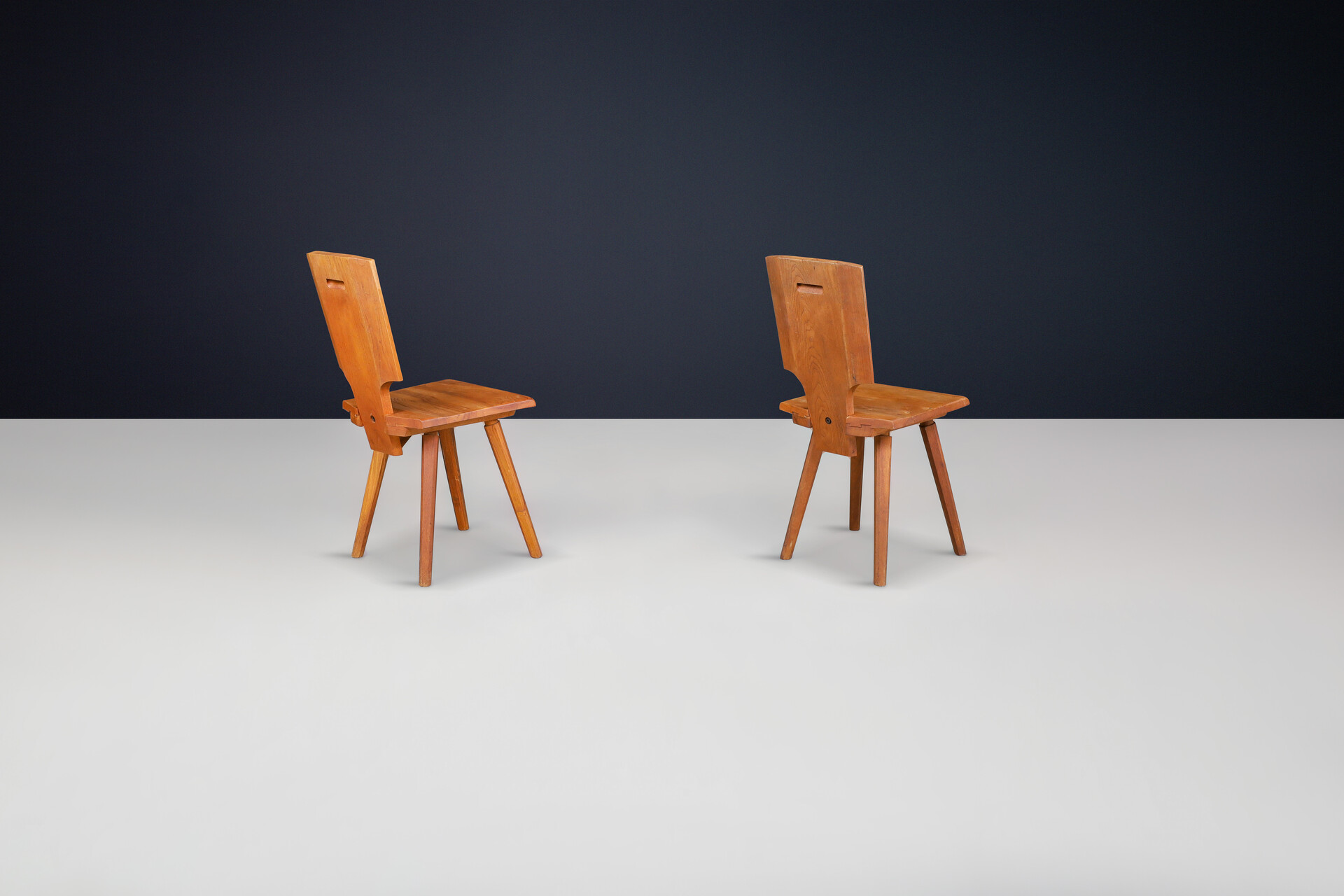 Mid century modern Pierre Chapo Pair of 'S28' Dining Chairs in Solid Elm, France 1970s Mid-20th century