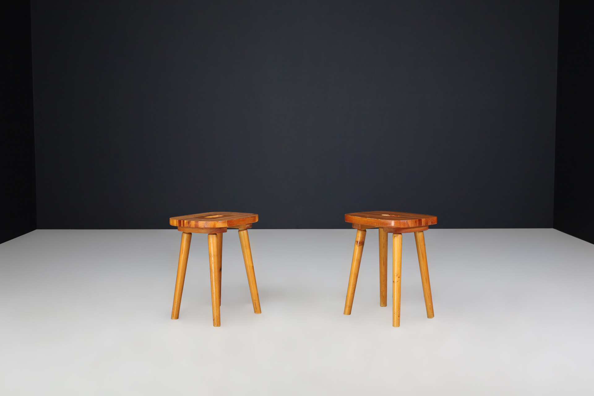 Mid century modern Pine stools, France 1960s Mid-20th century