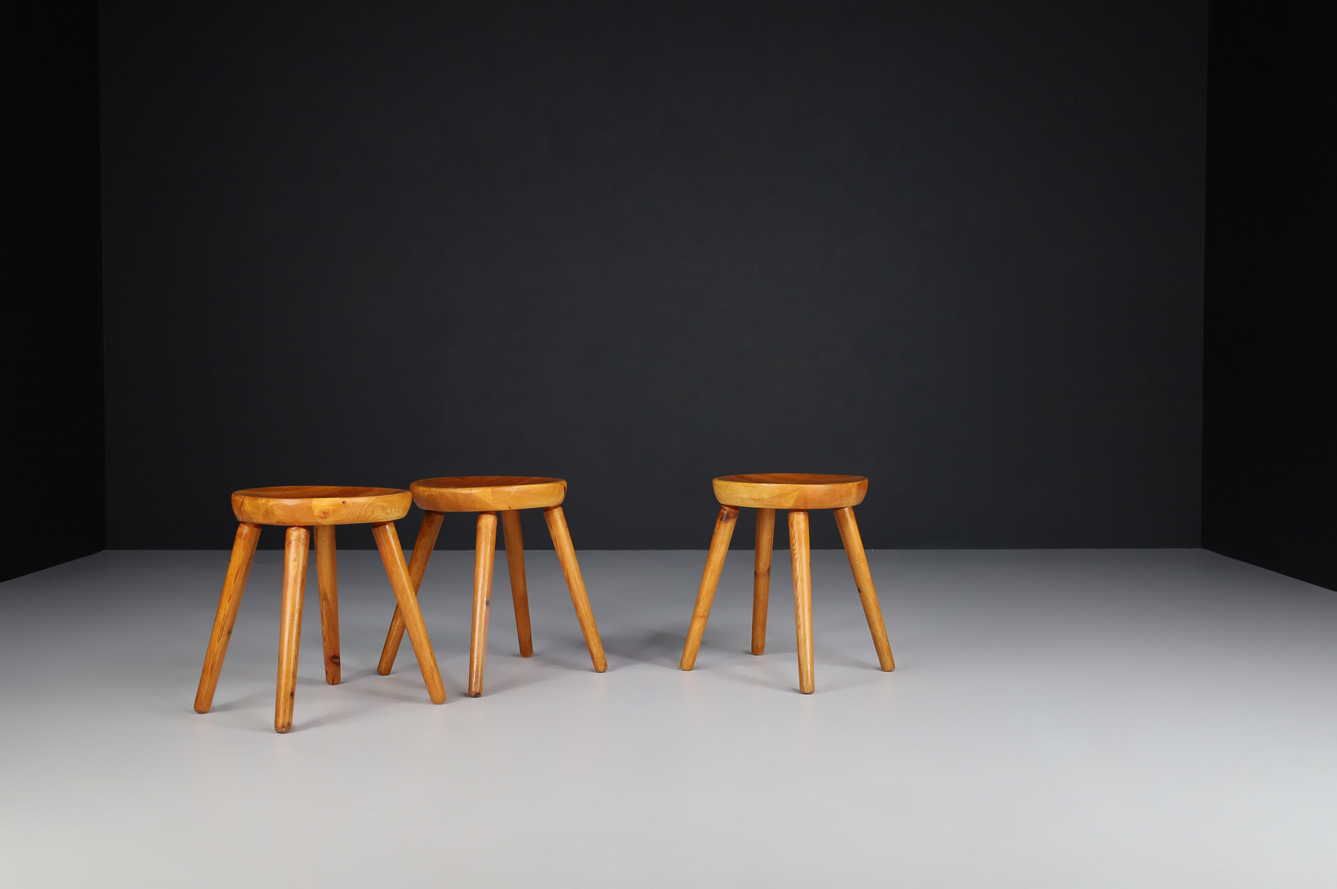 Mid century modern Pine stools in the style of Charlotte Perriand, France 1950s Mid-20th century