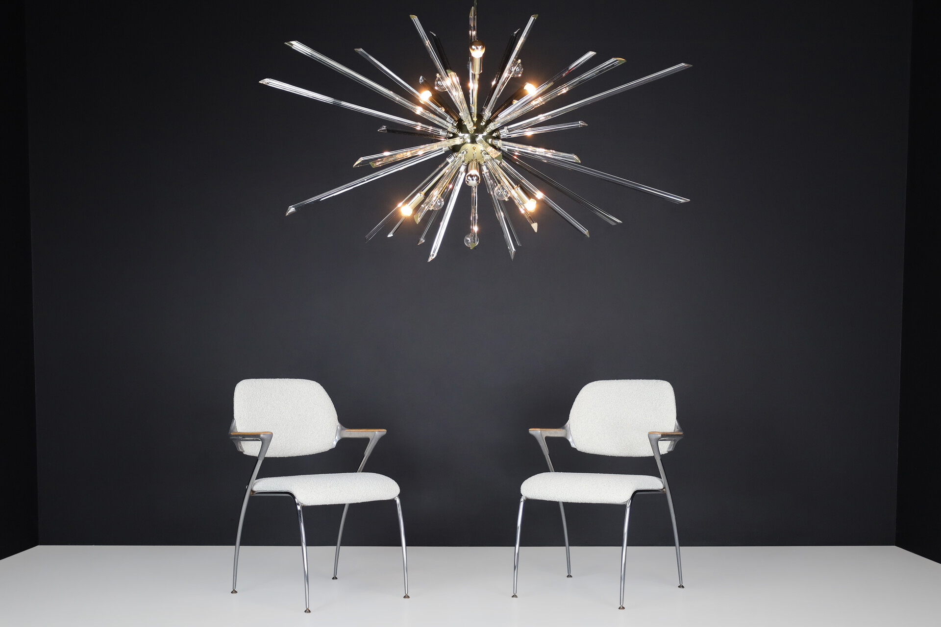 Mid century modern René Roubíček Brass Sputnik Chandelier Designed in the Czech Republic 1960s Mid-20th century