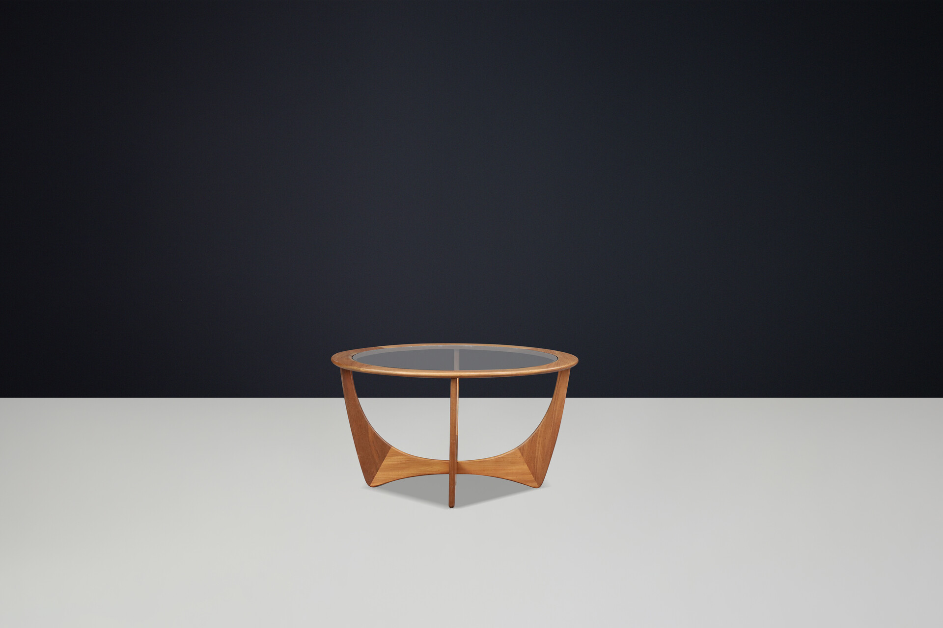 Mid century modern Round Astro Coffee Table in Teak by Victor Wilkins for G-Plan, United Knigdom 1960s Mid-20th century