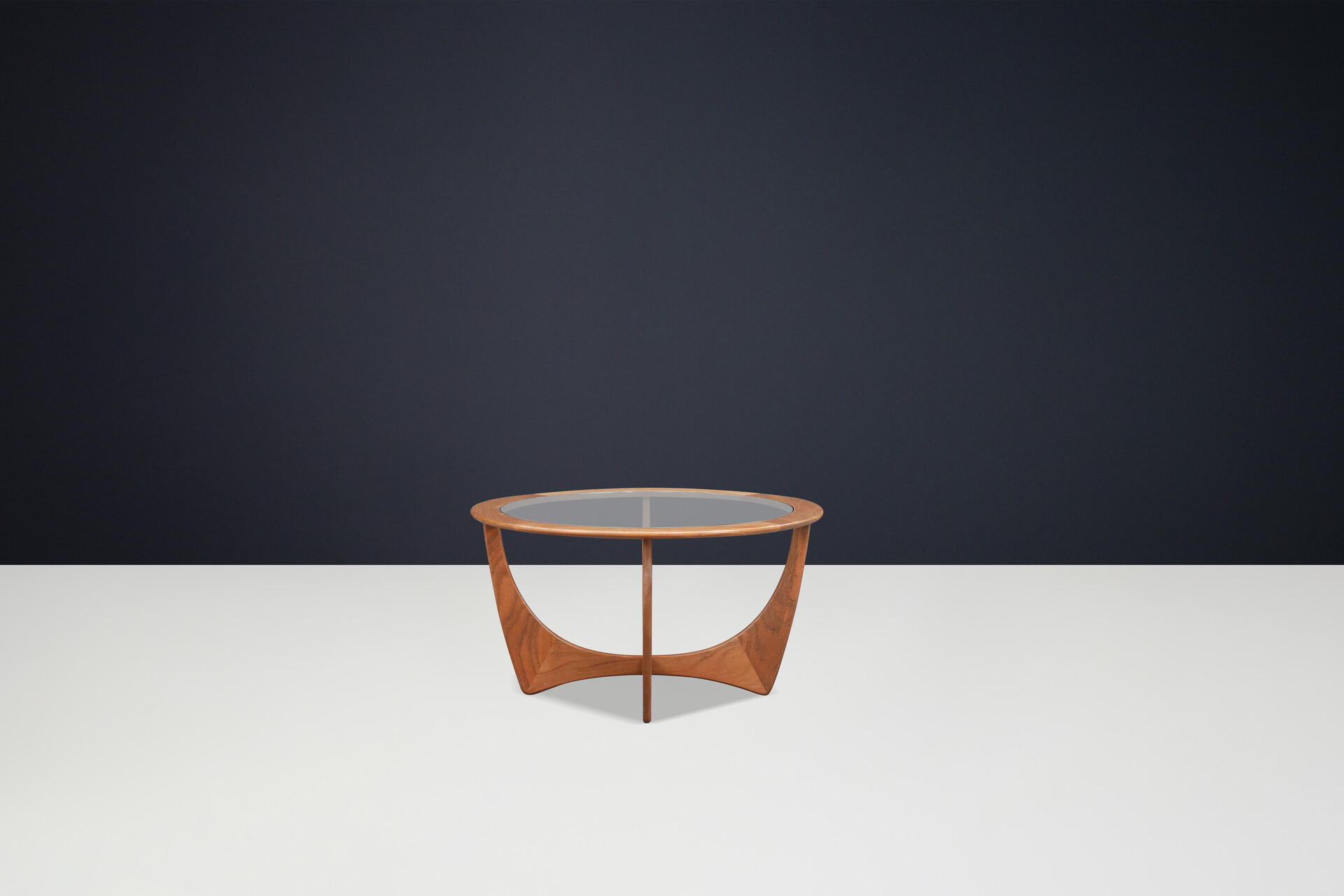 Mid century modern Round Astro Coffee Table in Teak by Victor Wilkins for G-Plan, United Knigdom 1960s Mid-20th century