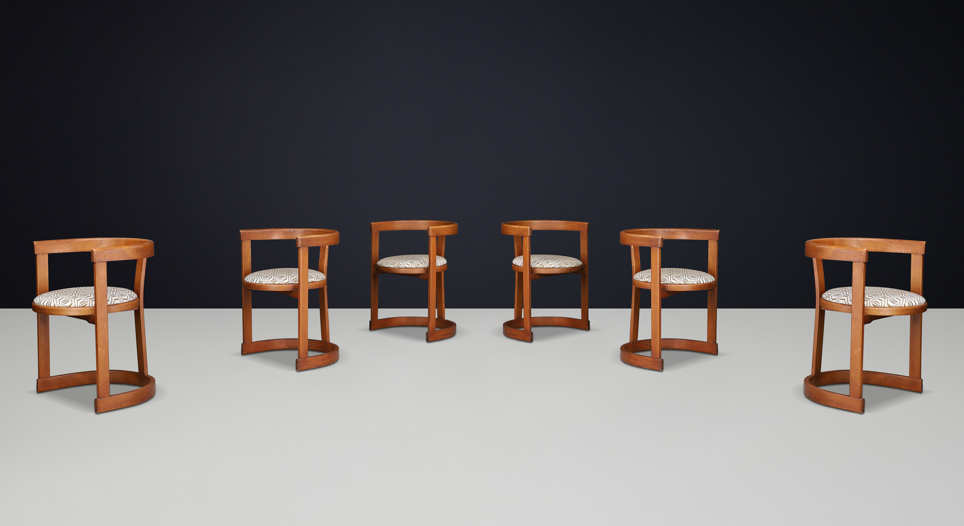 Mid century modern Round-Shaped Dining Room Chairs in Wood and Original Upholstery, Italy, 1960s Mid-20th century