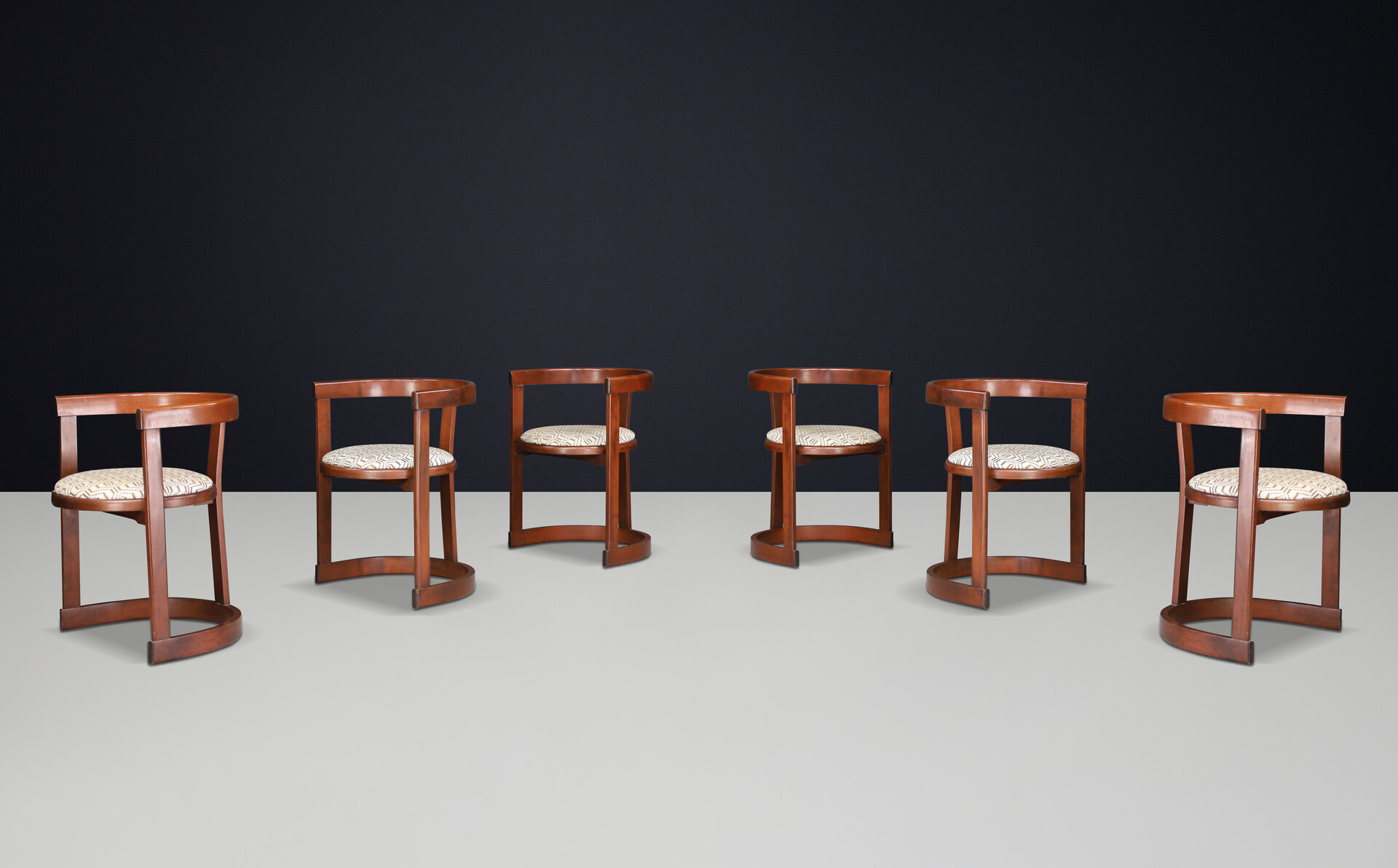 Mid century modern Round-Shaped Dining Room Chairs in Wood and Original Upholstery, Italy, 1960s Mid-20th century