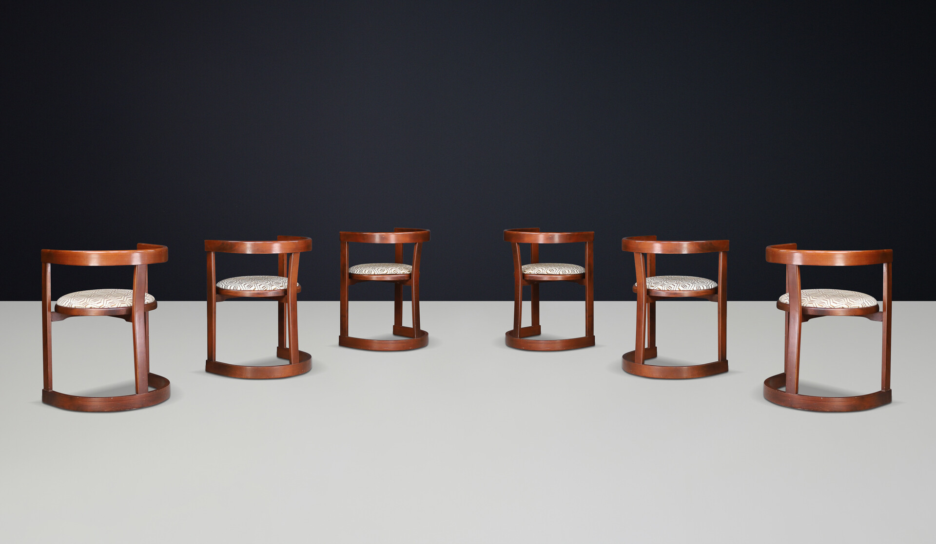 Mid century modern Round-Shaped Dining Room Chairs in Wood and Original Upholstery, Italy, 1960s Mid-20th century