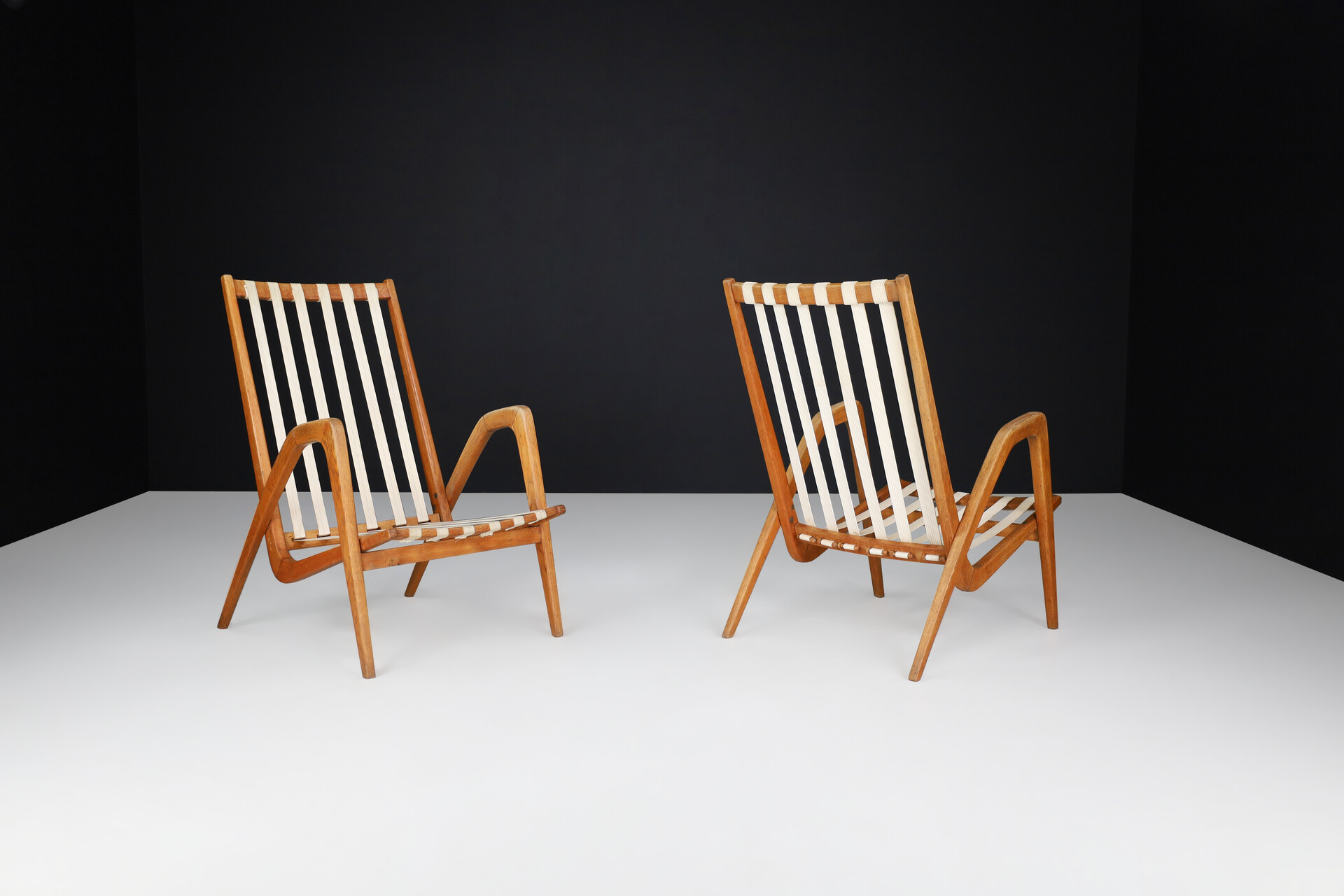 Mid century modern Sculptural Oak high back lounge chairs, Praque 1930s Mid-20th century