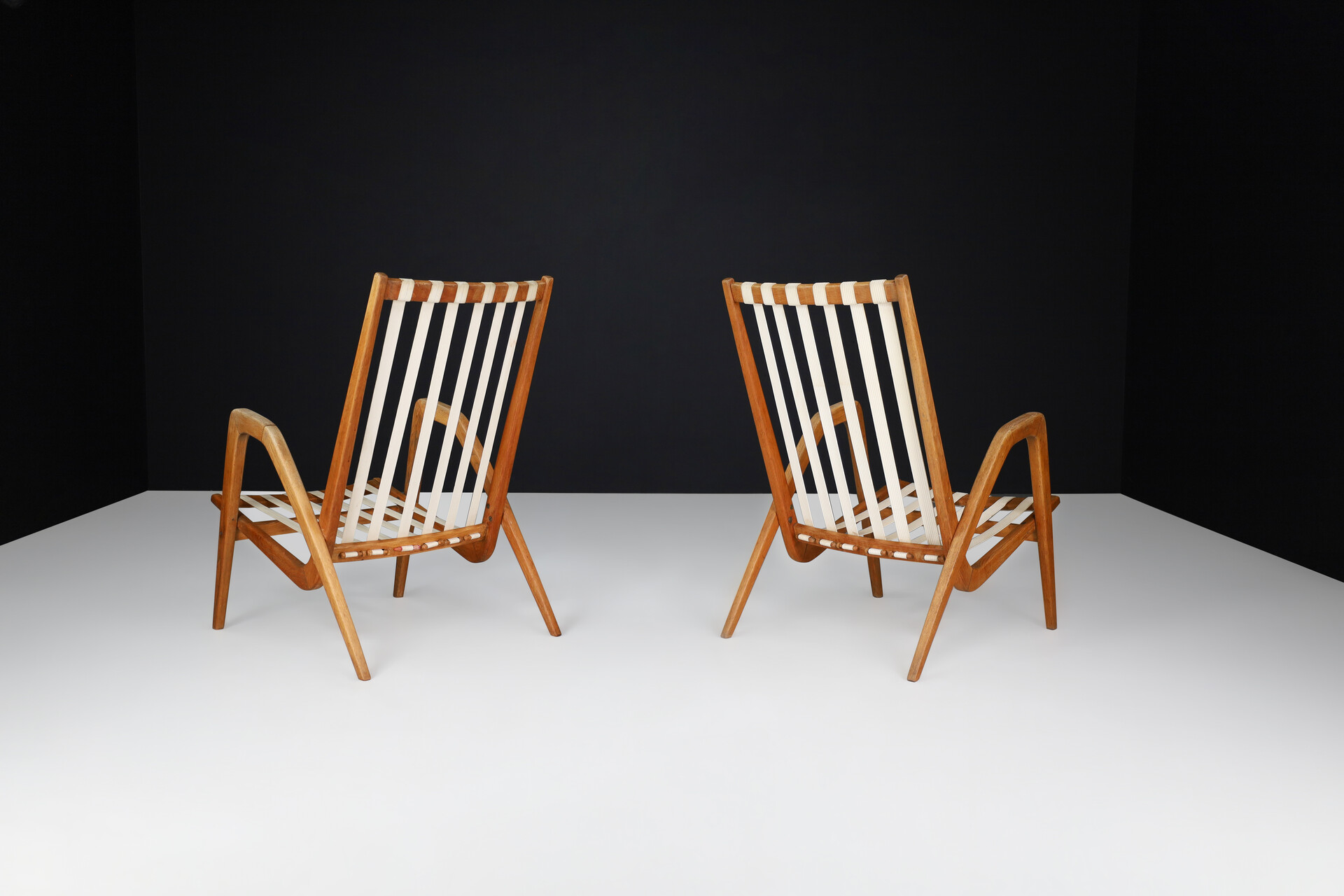 Mid century modern Sculptural Oak high back lounge chairs, Praque 1930s Mid-20th century