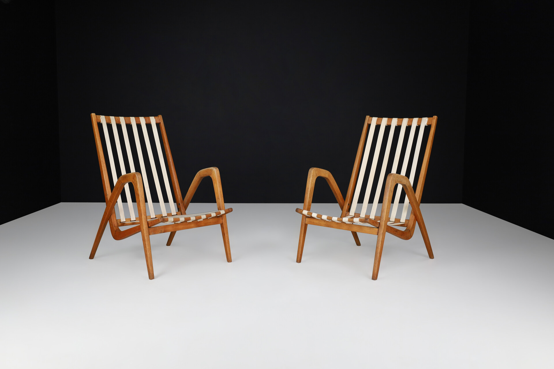 Mid century modern Sculptural Oak high back lounge chairs, Praque 1930s Mid-20th century