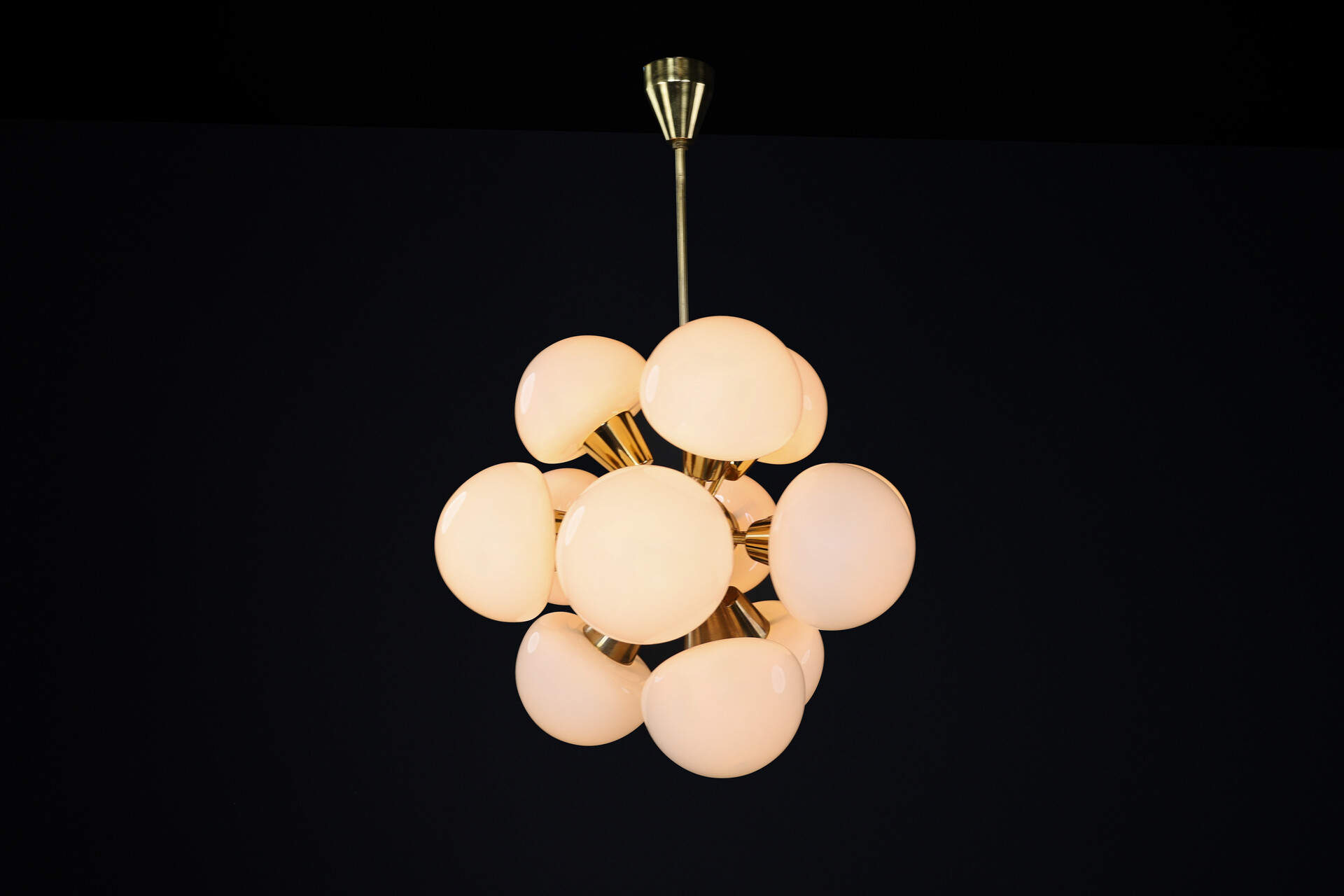 Mid century modern Sputnik Chandelier in Brass and Opaline Glass Spheres,1970s Mid-20th century