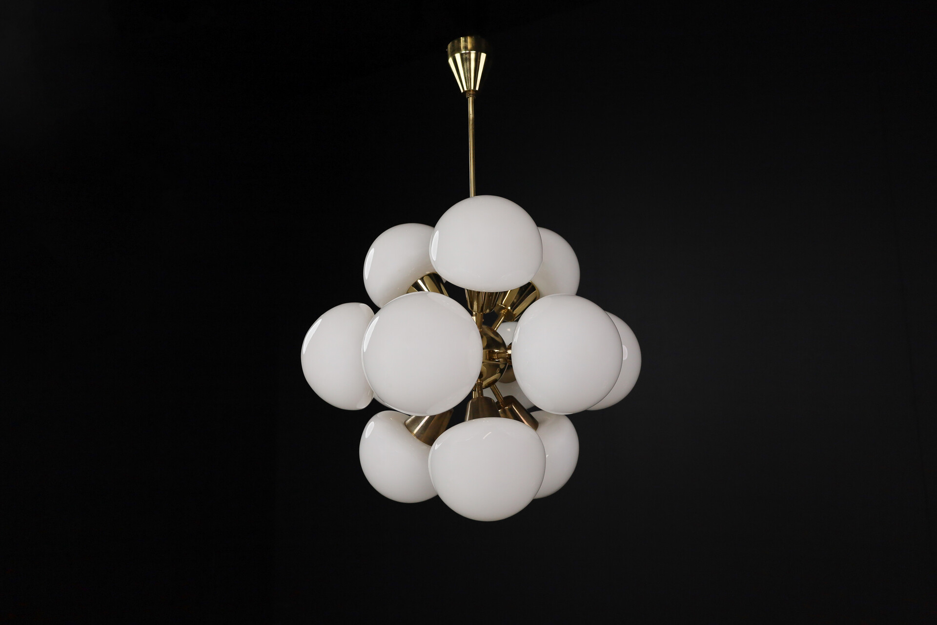 Mid century modern Sputnik Chandelier in Brass and Opaline Glass Spheres,1970s Mid-20th century