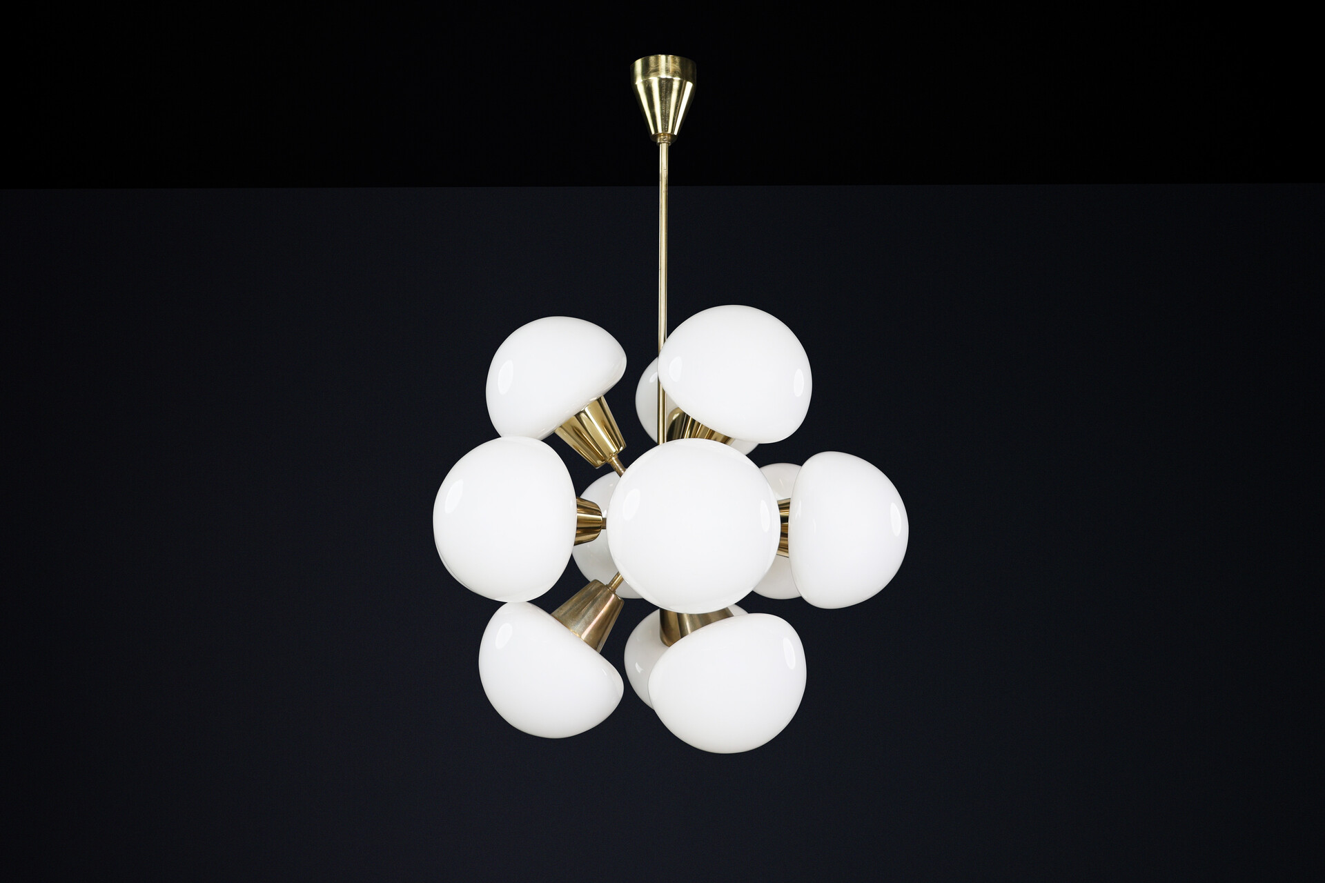 Mid century modern Sputnik Chandelier in Brass and Opaline Glass Spheres,1970s Mid-20th century