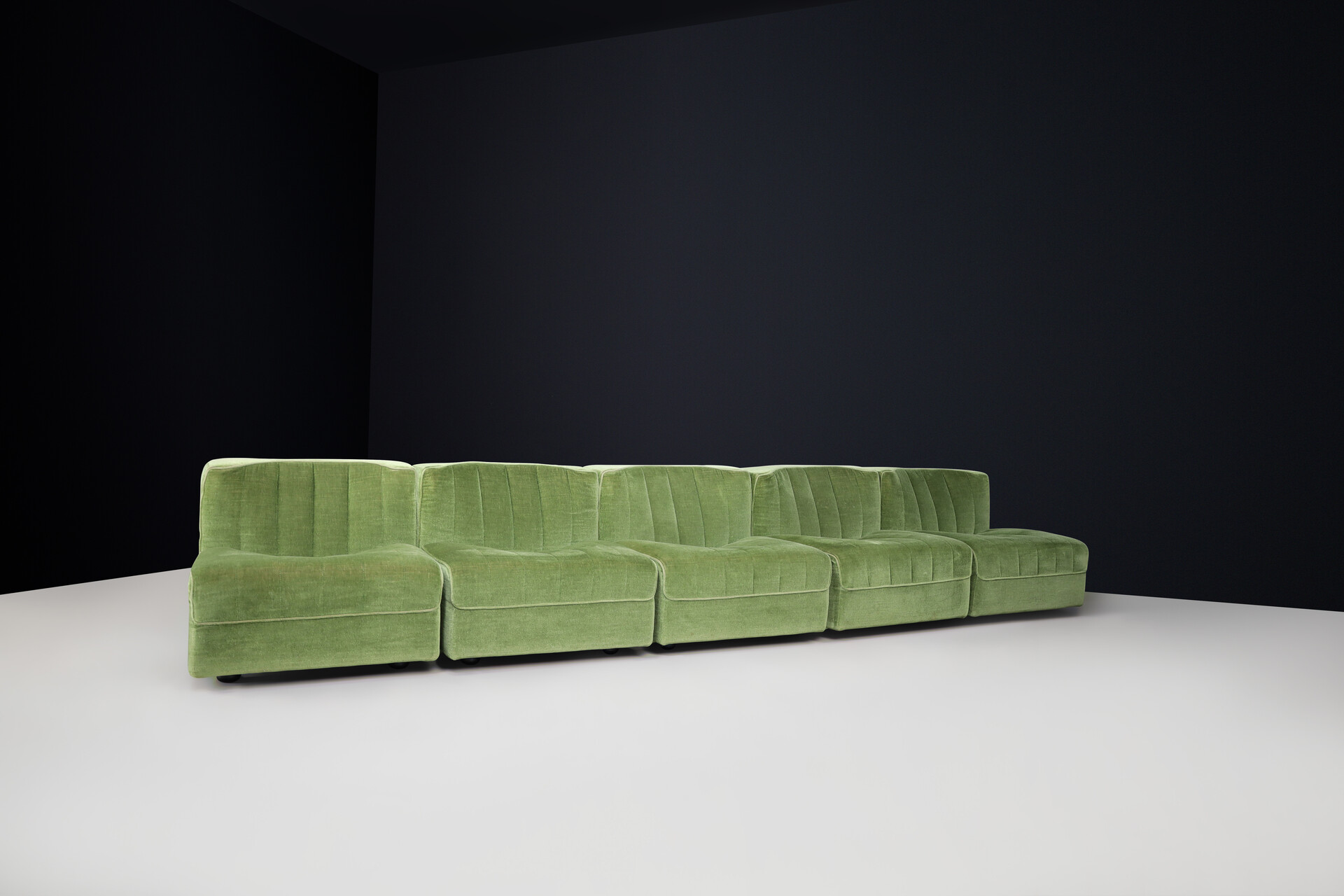 Mid century modern Tito Agnoli Modular Lounge sofa by Arflex, Italy, 1970s Late-20th century