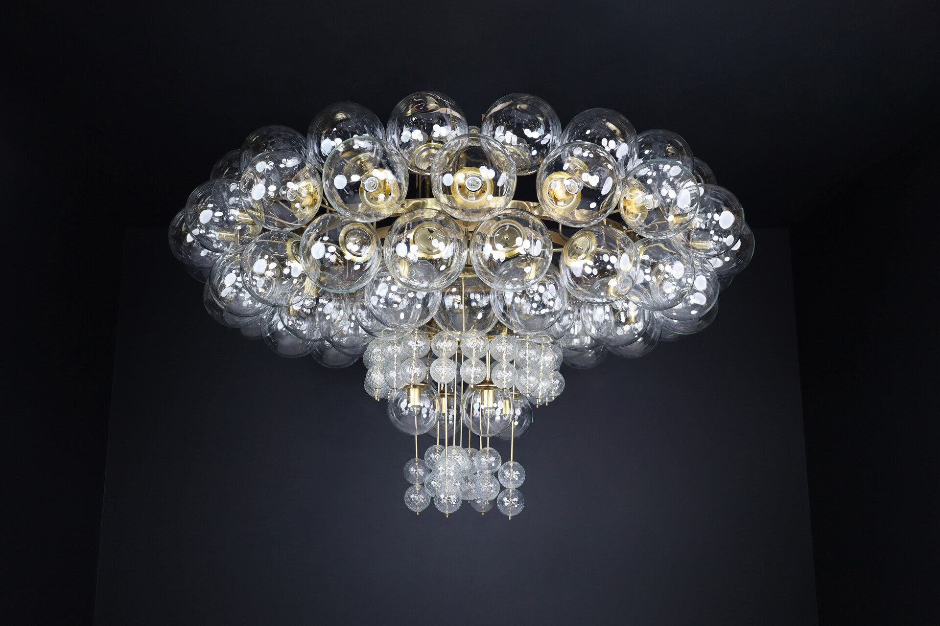 Mid century modern XXL hotel chandelier with brass fixture and hand-blowed glass globes by Preciosa, Czechia 1960s Mid-20th century