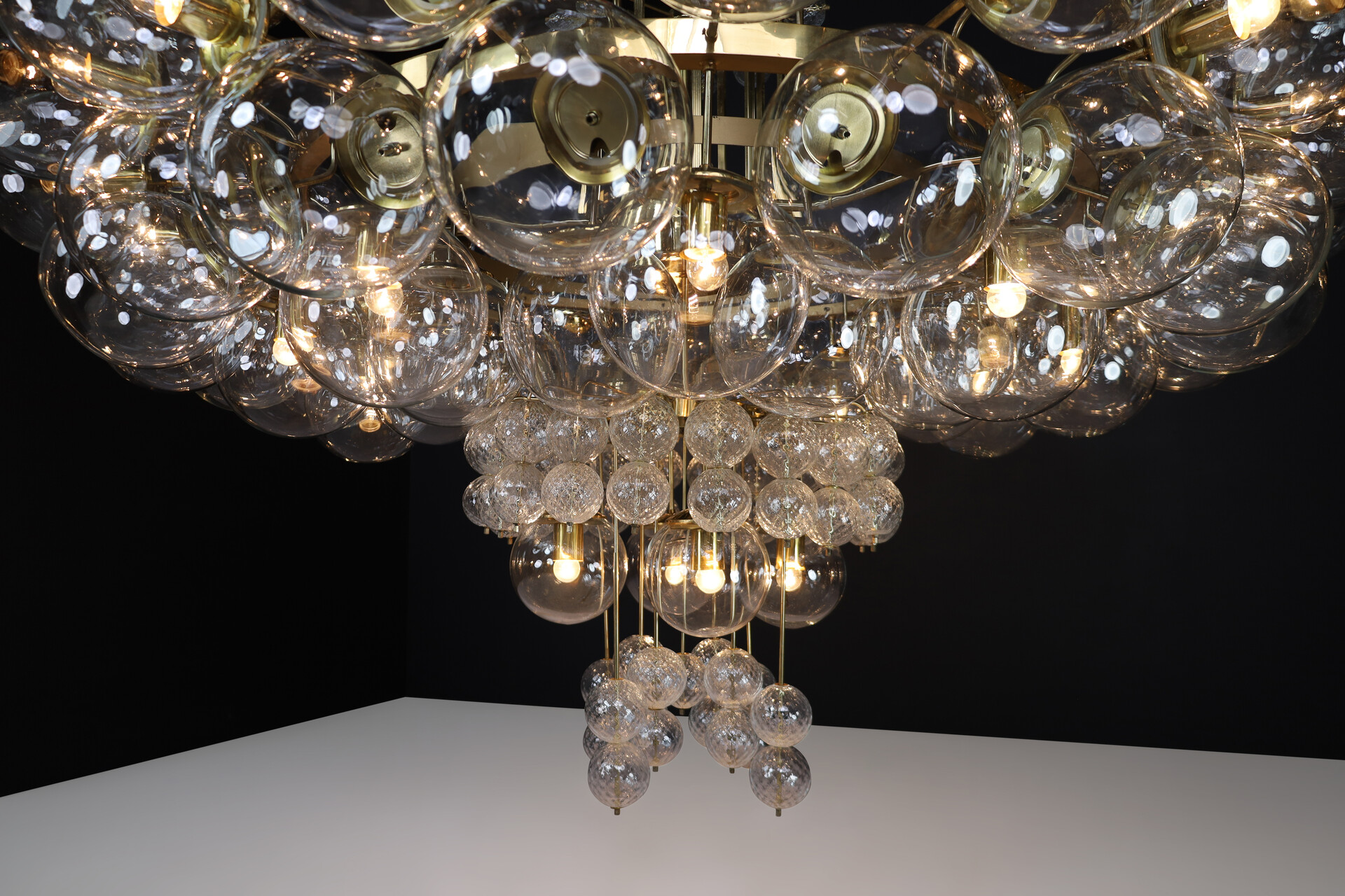 Mid century modern XXL hotel chandelier with brass fixture and hand-blowed glass globes by Preciosa, Czechia 1960s Mid-20th century