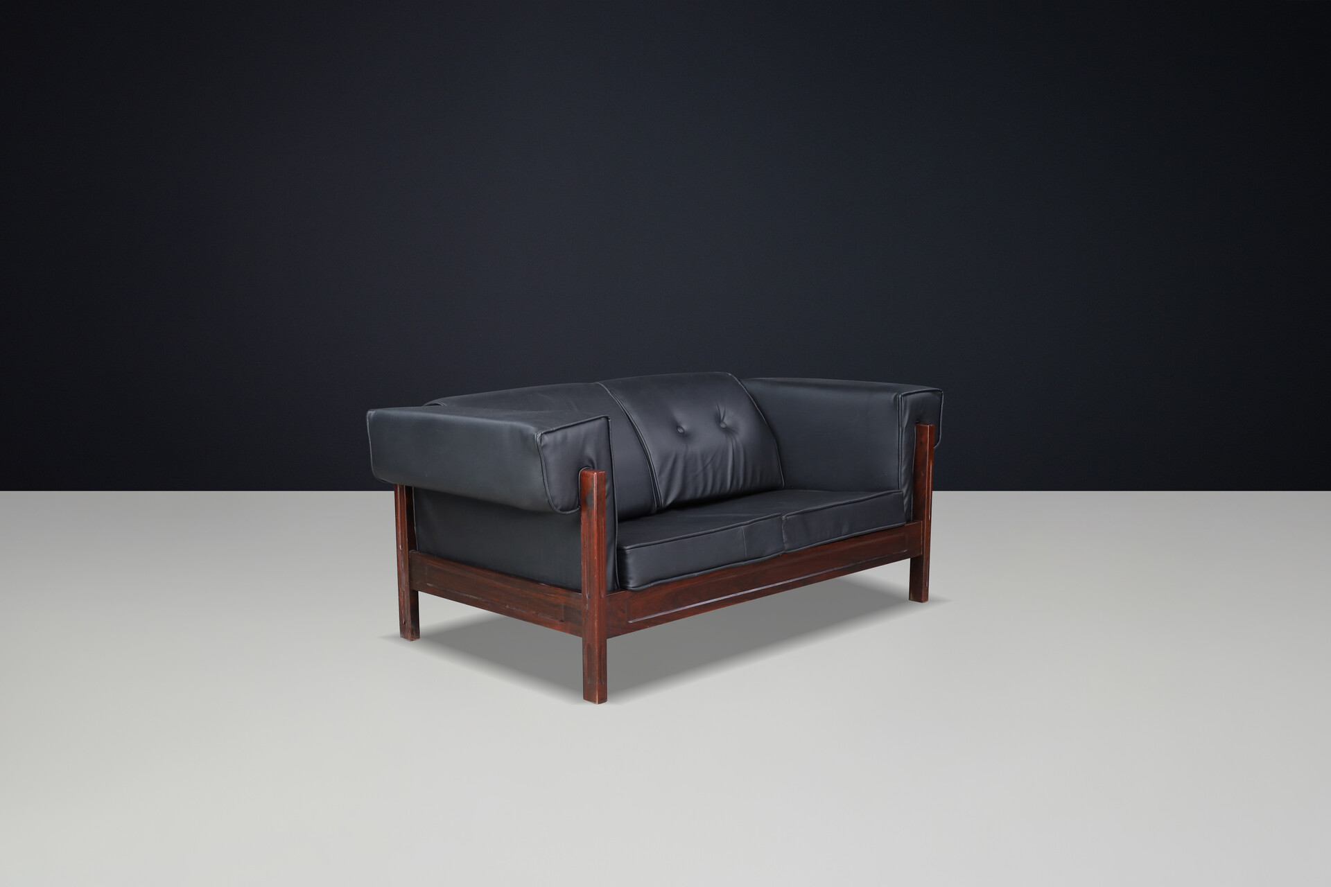 Modern Leather and walnut 2 seat sofa, Italy 1969s Mid-20th century