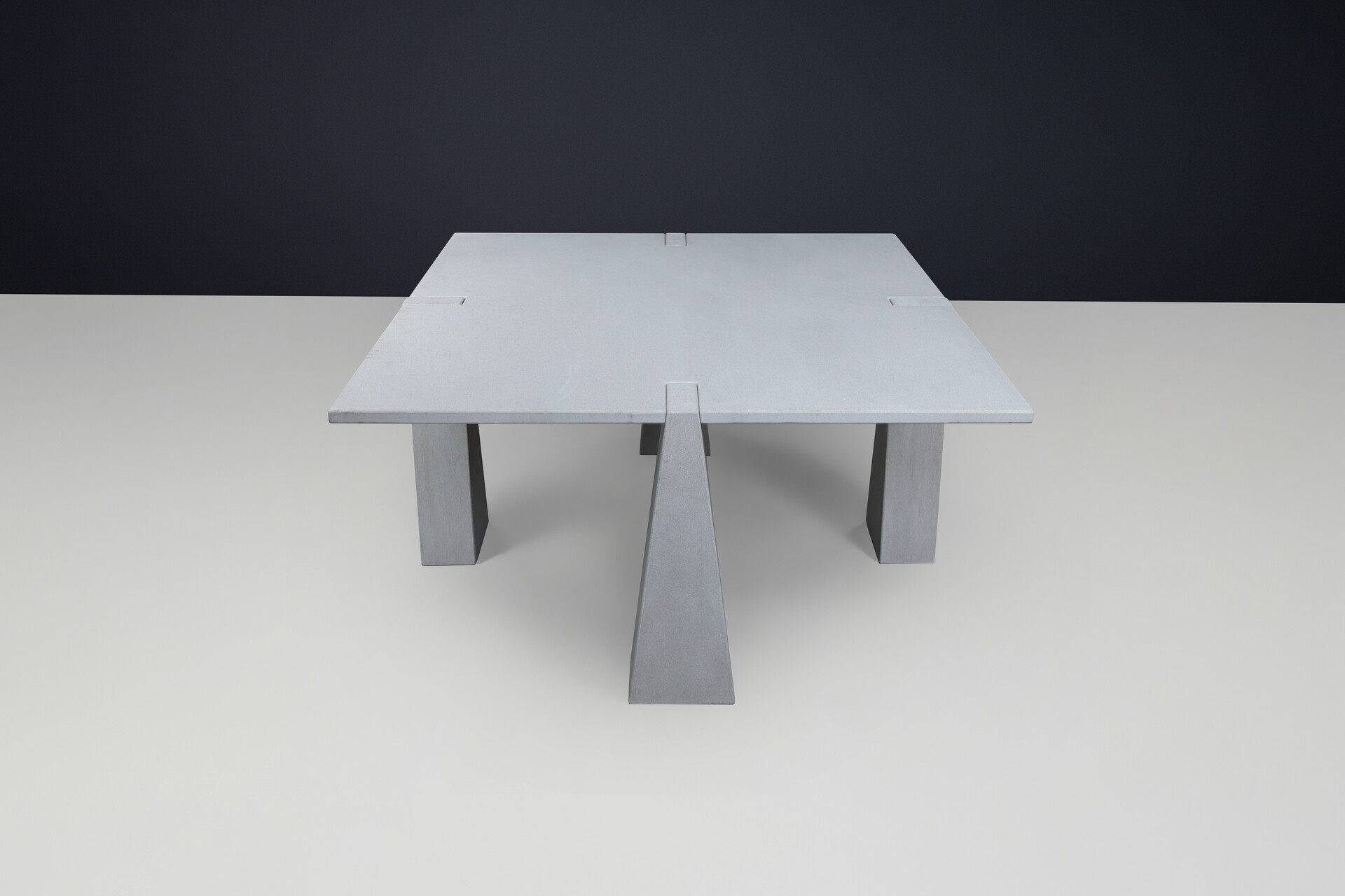 Modern Pietra Serena' Inca' Dining Room- Centre Table by Angelo Mangiarotti for Skipper, Italy 1978 Late-20th century