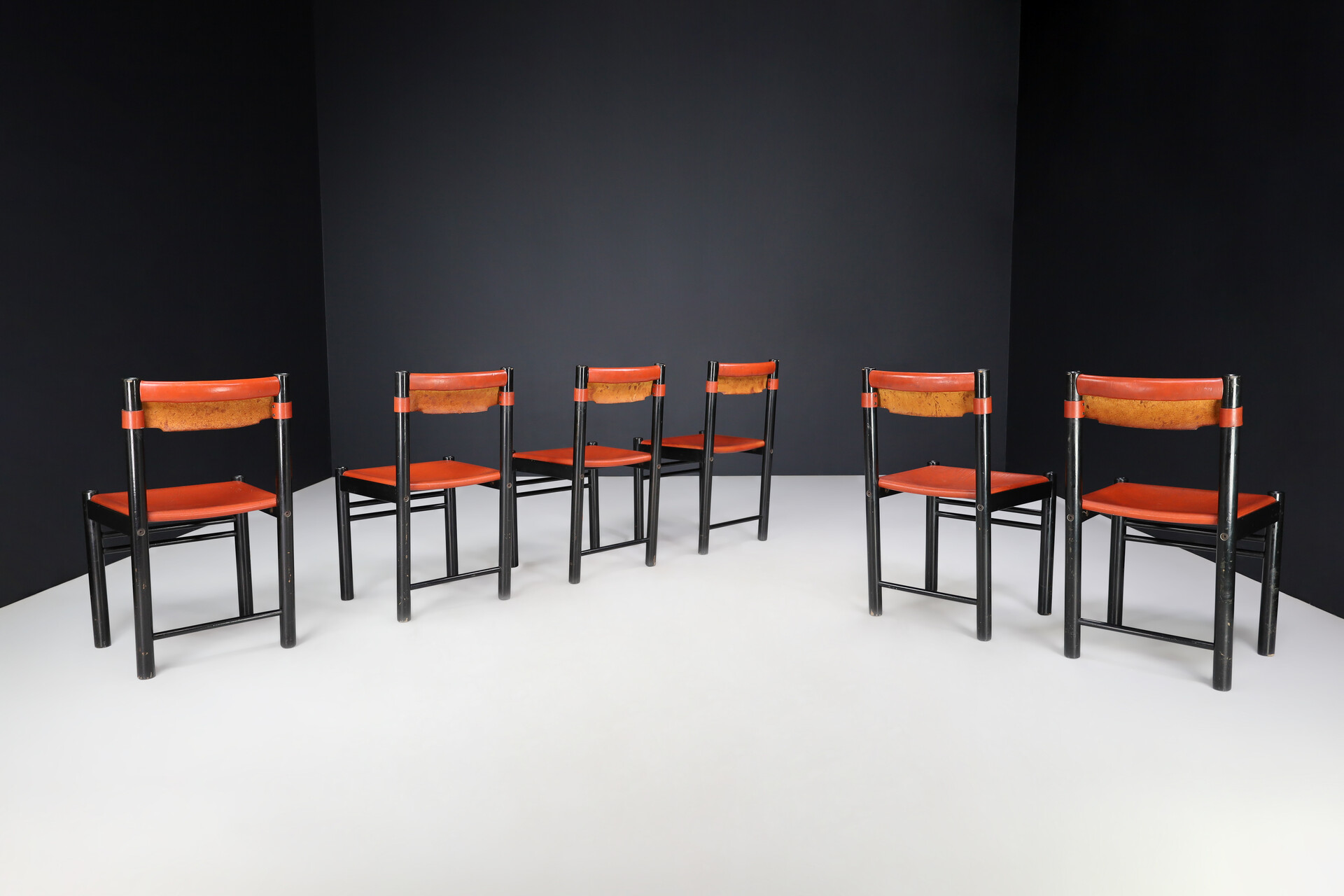 Post modern Ibisco Sedie Set of Six Dining Room Chairs with Patinated Cognac Leather, Italy Late-20th century