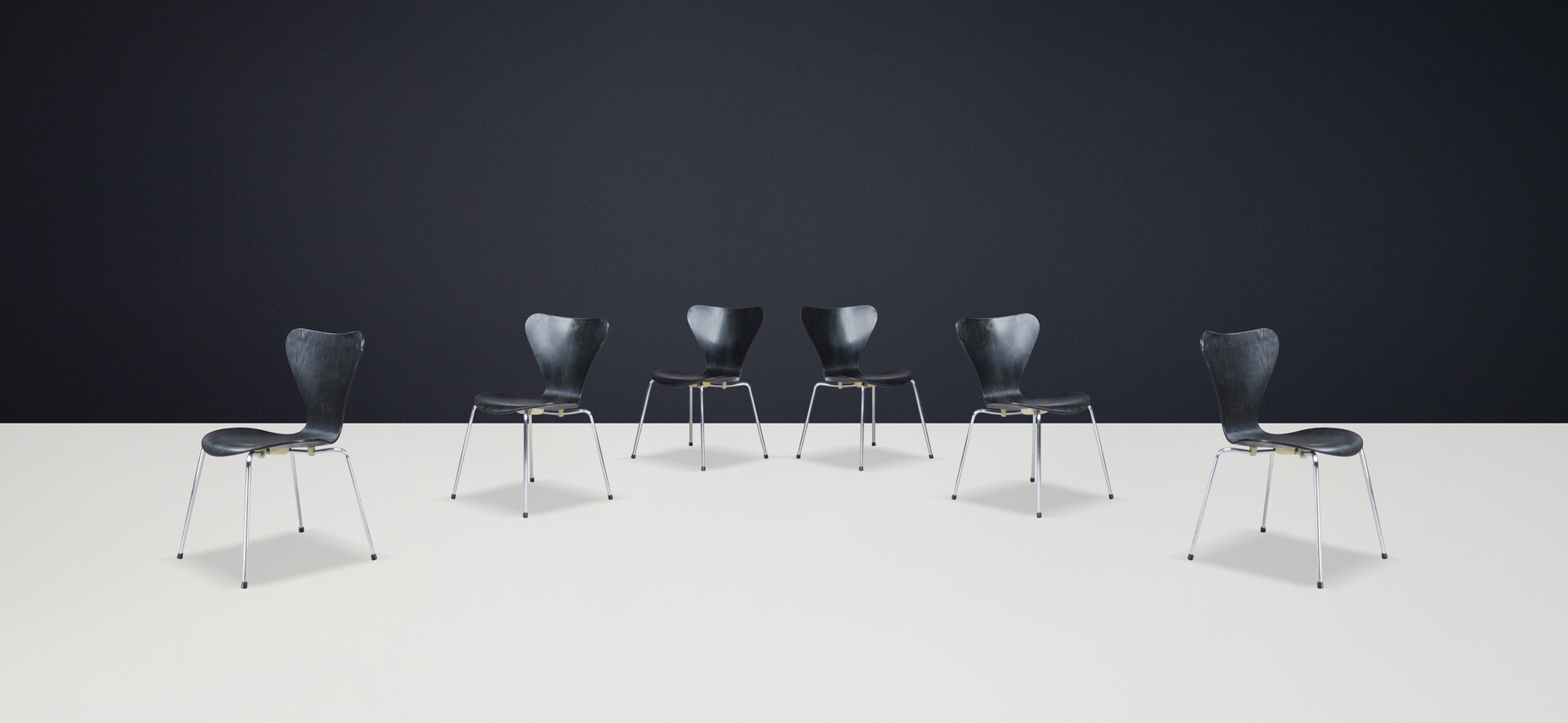 Scandinavian modern Arne Jacobsen Fritz  Chairs in Black, Model 3107 Denmark 1990s Late-20th century