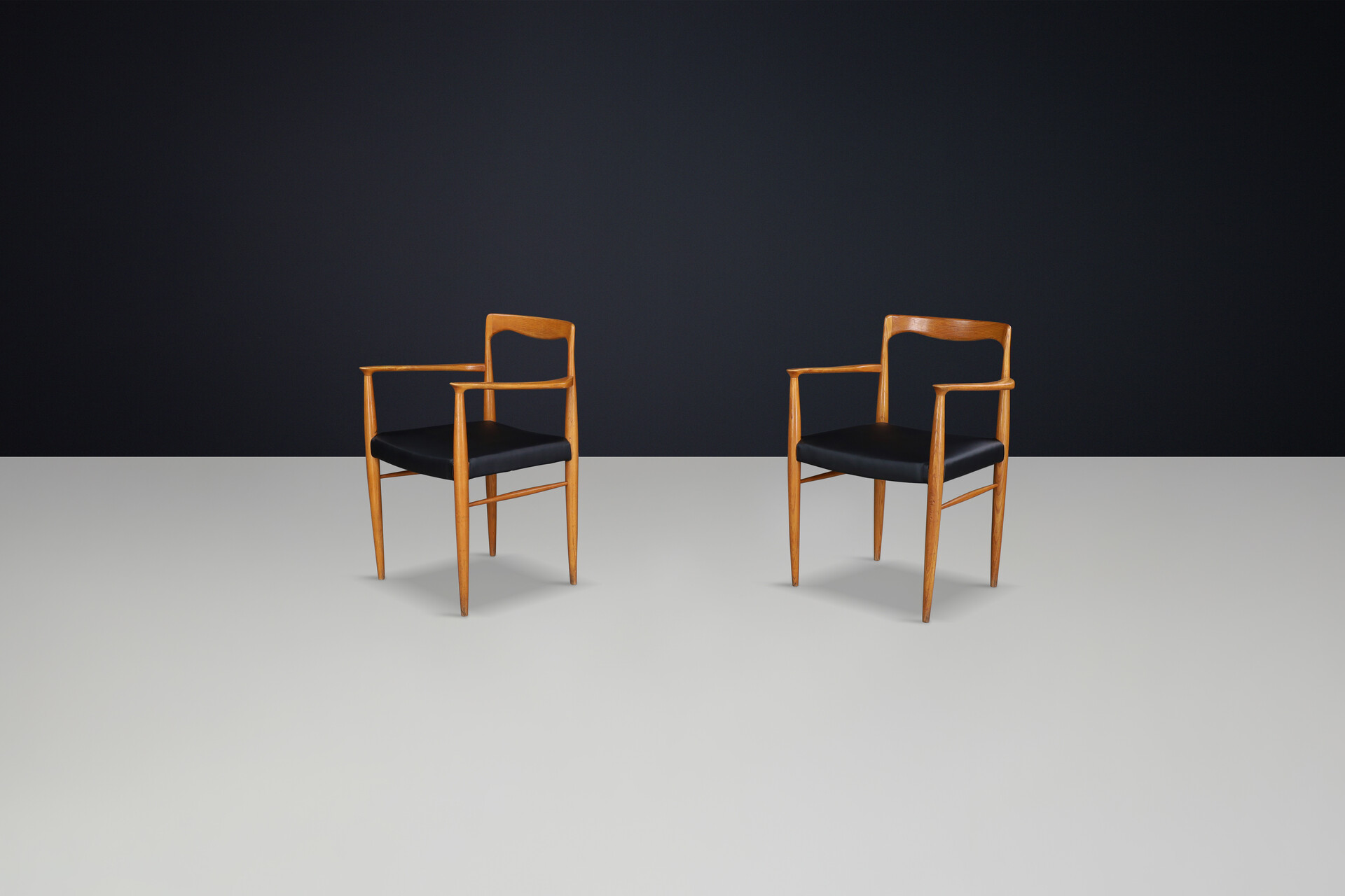 Scandinavian modern Dining room chairs by Sedláček & Vyčítal, Czechoslovakia, 1970s Late-20th century