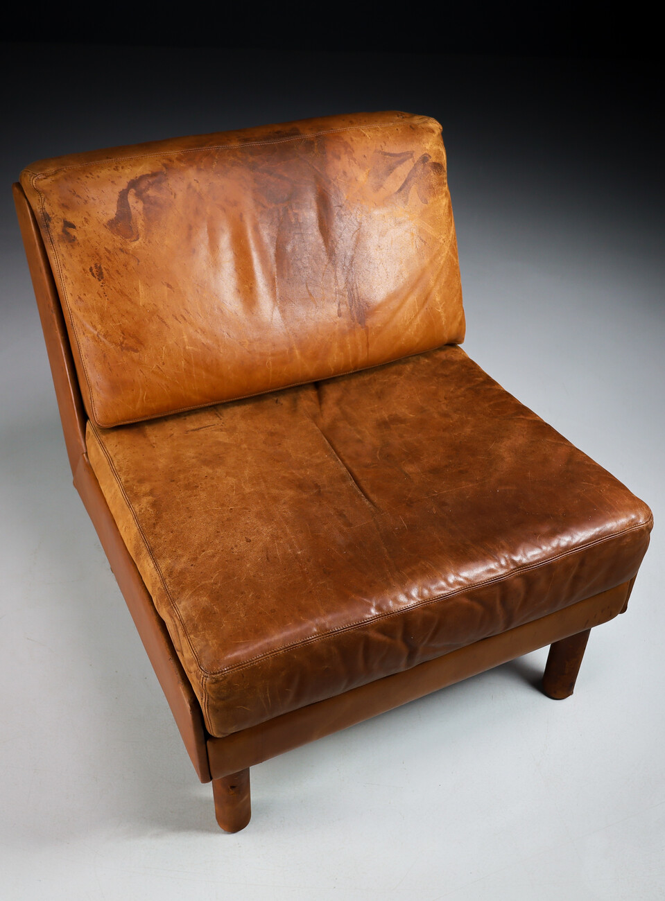 Cognac best sale lounge chair