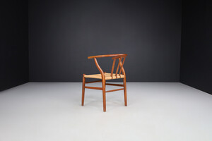 mid century wishbone chair