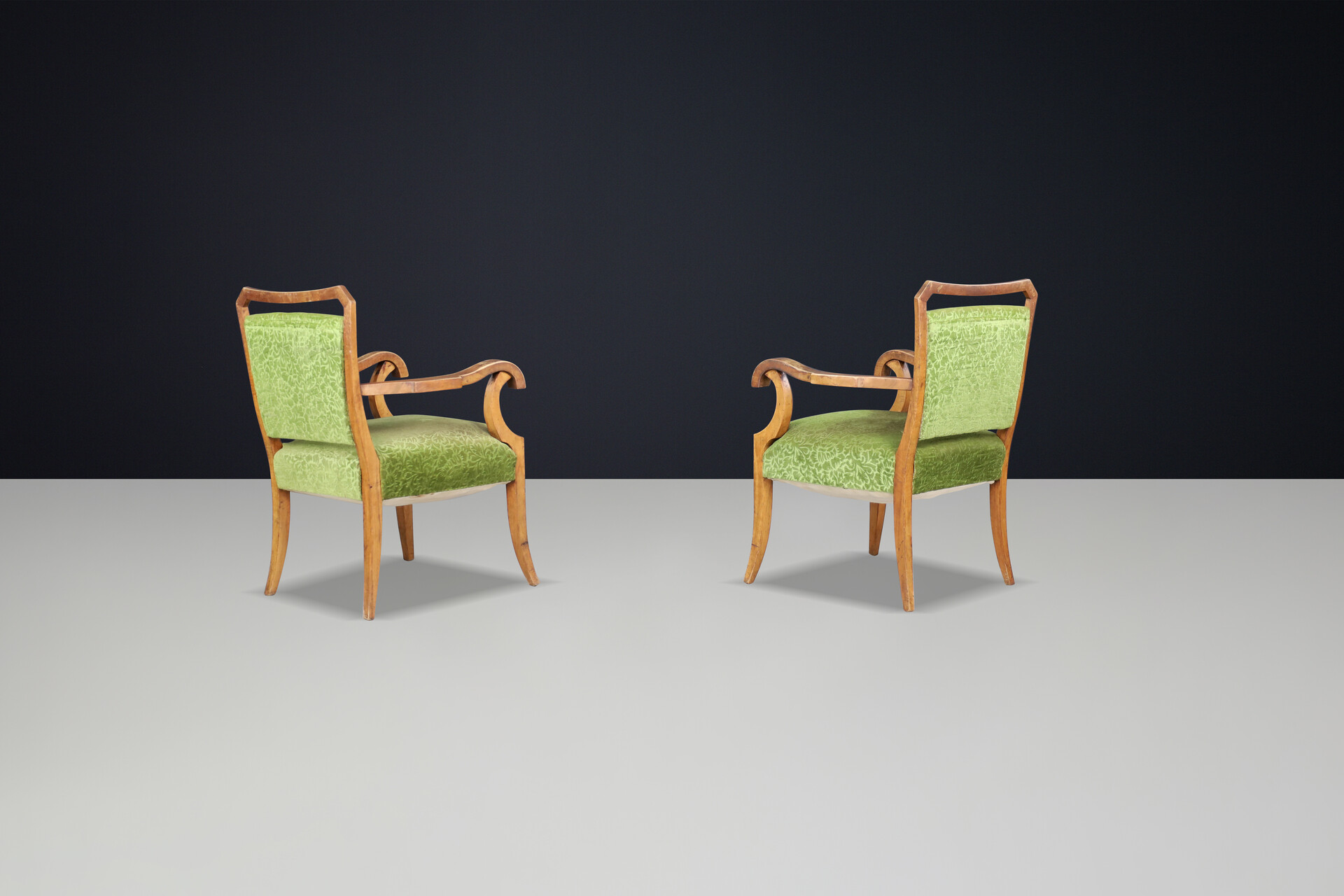 Sculptural armchairs in Walnut and original upholstery, Italy 1930s Mid-20th century