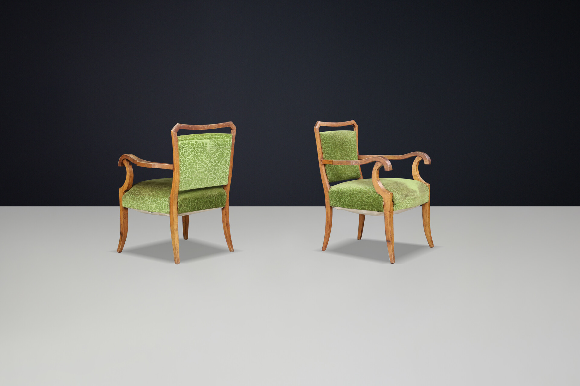 Sculptural armchairs in Walnut and original upholstery, Italy 1930s Mid-20th century