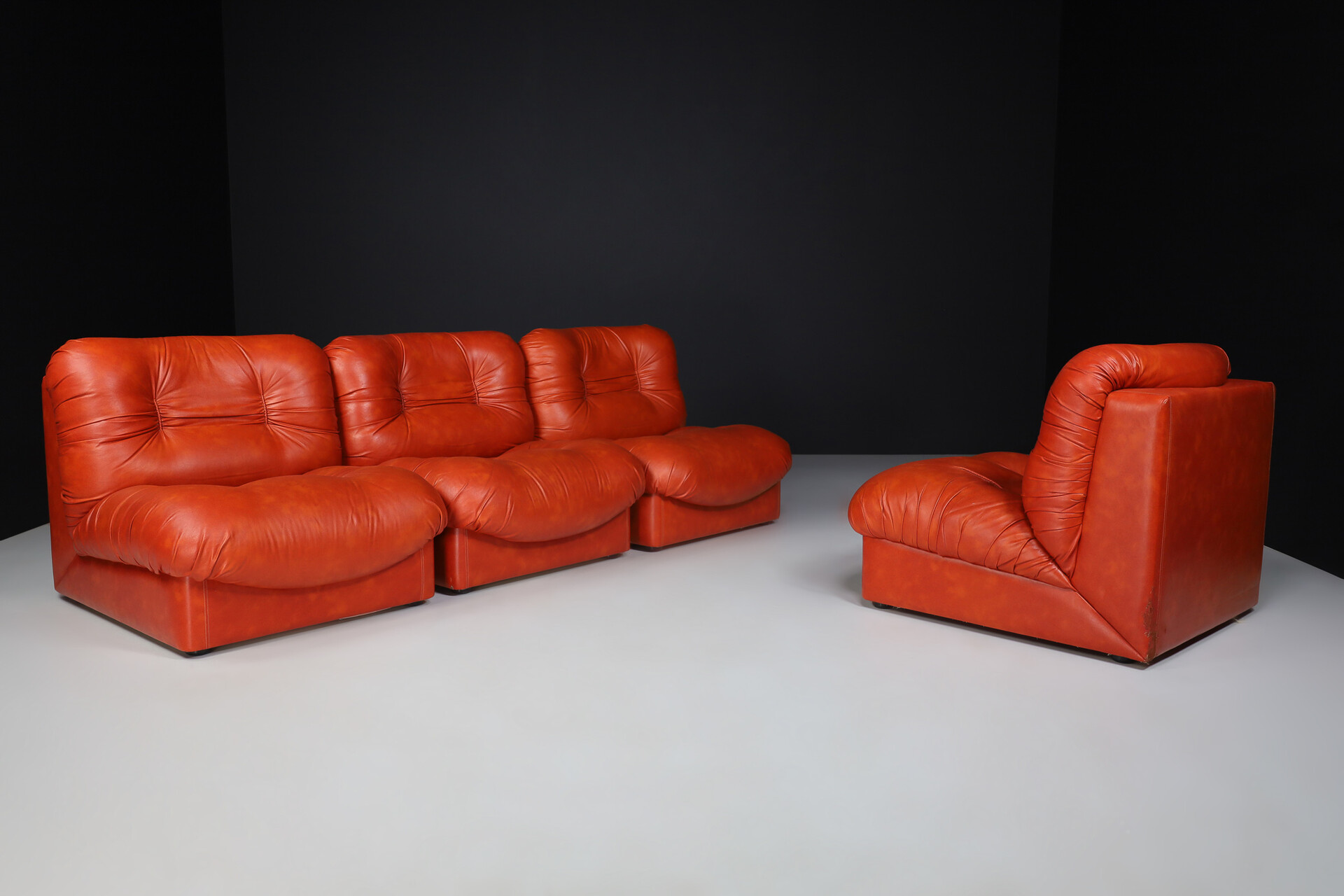 Set of 4 Leather Lounge Chairs, Italy 1960s Mid-20th century